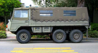 Illustration for article titled You Wish Your Hummer Could Do This: Pinzgauer!
